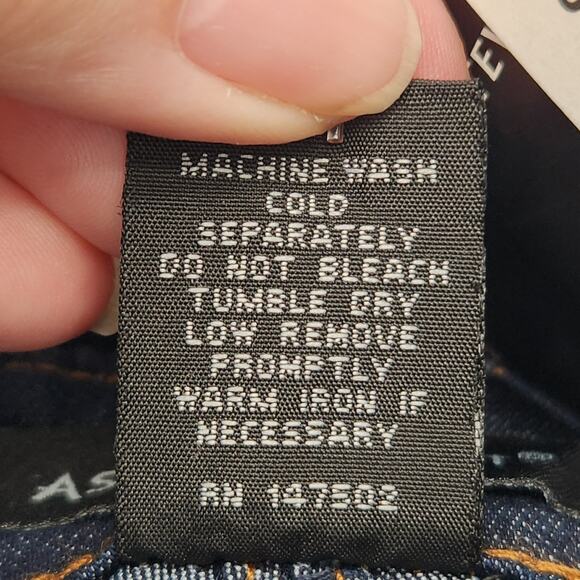 NWT Ashley Stewart Dark Blue Chambray Denim Capri Pants Plus Women's 32 (5XL) - Picture 7 of 10